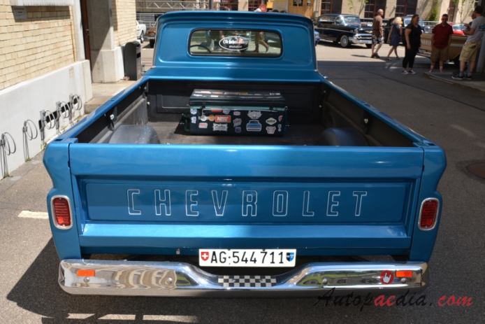 Chevrolet C/K 1. generacja 1960-1966 (1964-1966 Chevrolet Custom Fleetside long-bed pickup 2d), tył