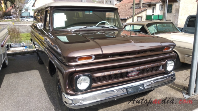 Chevrolet C/K 1. generacja 1960-1966 (1966 Chevrolet C30 panel ciężarówka 3d), przód