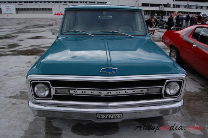 Chevrolet C/K 2. generacja 1967-1972 (1969-1970 Chevrolet C10 CST Fleetside pickup 2d), przód