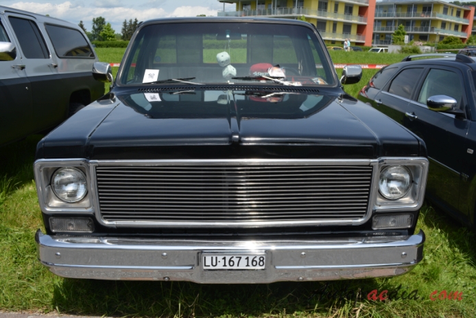 Chevrolet C/K 3. generacja 1973-1991 (1975-1978 Stepside pickup 2d), przód