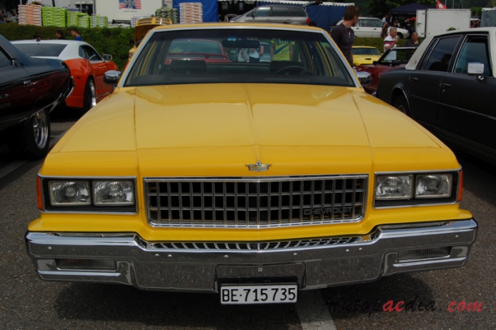 Chevrolet Caprice 3. generacja 1977-1990 (1986 Chevrolet Caprice Classic sedan 4d), przód