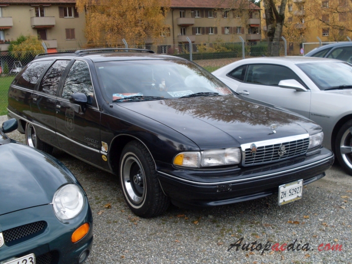 Chevrolet Caprice 4th generation 1991-1996 (1991-1993 station wagon 5d), right front view