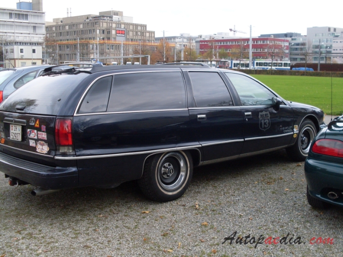 Chevrolet Caprice 4th generation 1991-1996 (1991-1993 station wagon 5d), right rear view