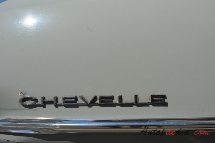 Chevrolet Chevelle 1. generacja 1964-1967 (1964 Chevrolet Chevelle Malibu 230 sedan 4d), emblemat bok 