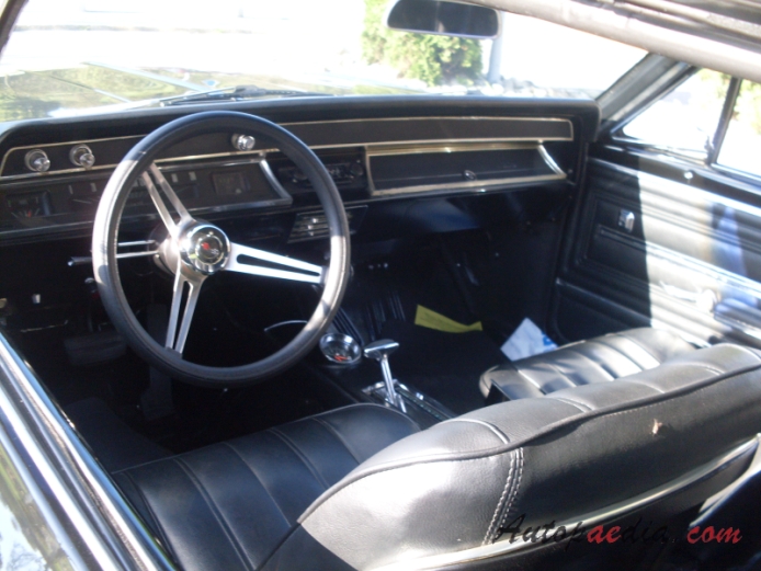 Chevrolet Chevelle 1. generacja 1964-1967 (1966 Chevrolet Chevelle Malibu SS-327 hardtop 2d), wnętrze
