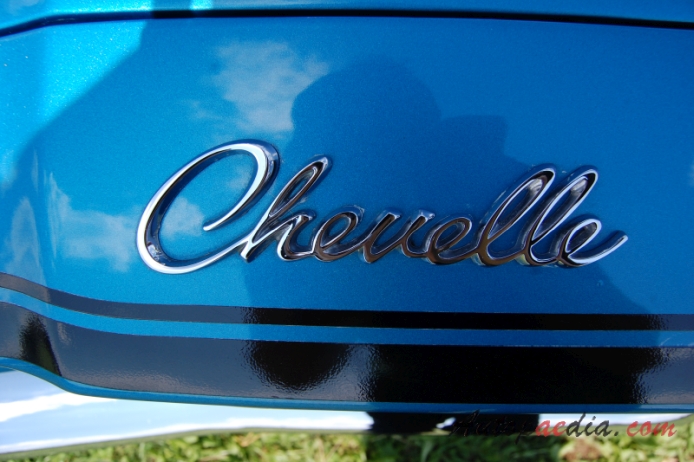 Chevrolet Chevelle 2. generacja 1967-1972 (1968 Chevrolet Chevelle SS-396 Sport Coupé 2d), emblemat przód 