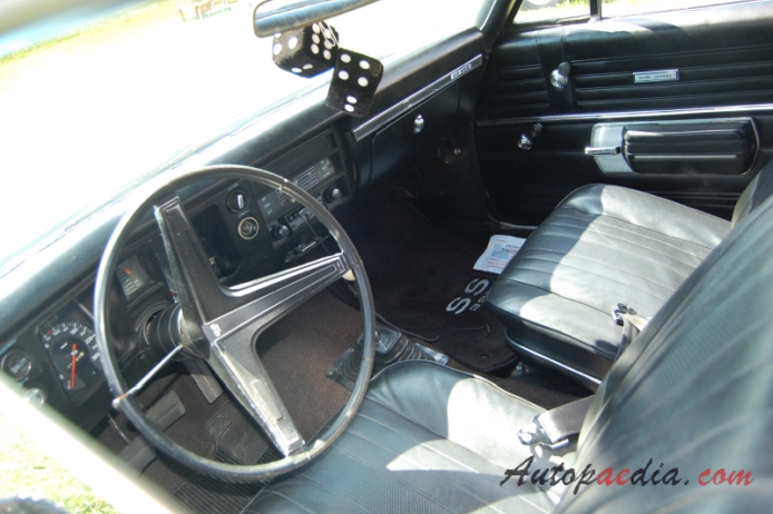Chevrolet Chevelle 2. generacja 1967-1972 (1968 Chevrolet Chevelle SS-396 Sport Coupé 2d), wnętrze