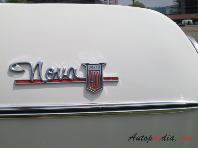 Chevrolet Chevy II 1. generacja 1962-1965 (1962-1963 Chevrolet Chevy II Nova 400 cabriolet 2d), emblemat bok 