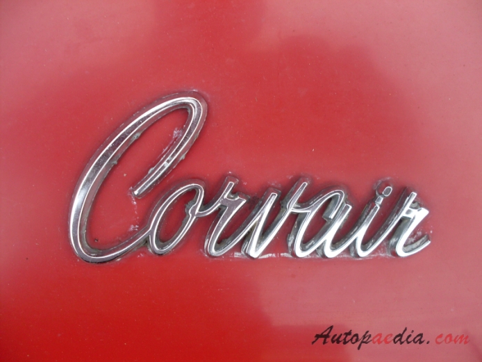 Chevrolet Corvair 2. generacja 1965-1969 (1966 hardtop Coupé 2d), emblemat tył 