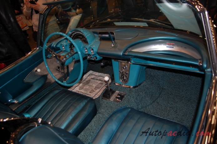 Chevrolet Corvette C1 1953-1962 (1960 kabriolet 2d), wnętrze