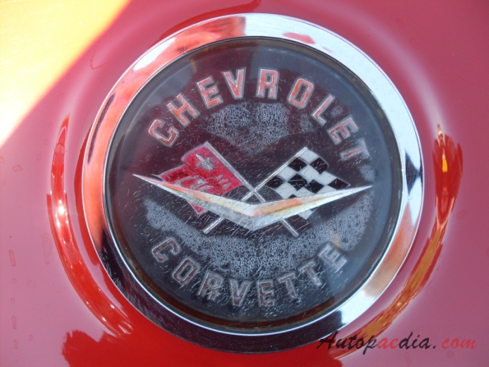 Chevrolet Corvette C1 1953-1962 (1962 kabriolet 2d), emblemat tył 