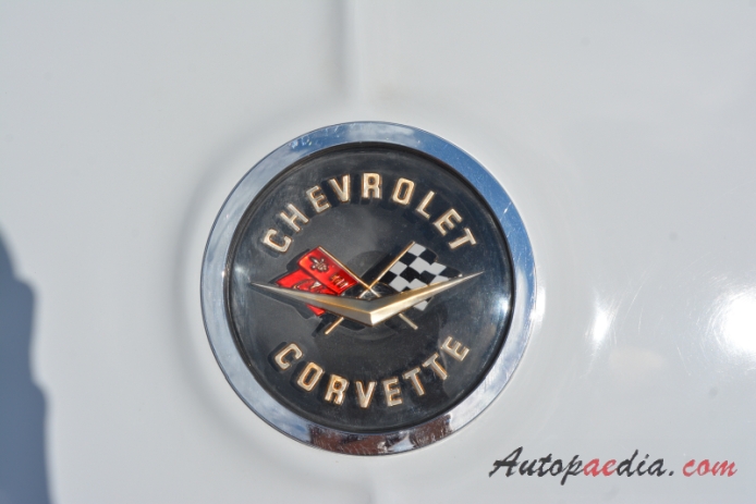 Chevrolet Corvette C1 1953-1962 (1962 convetible 2d), rear emblem  