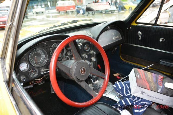 Chevrolet Corvette C2 Sting Ray 1963-1967 (1963 Chevrolet Corvette 4x4 off-road przeróbka 2d), wnętrze