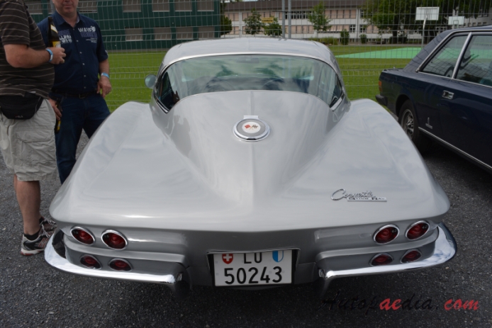 Chevrolet Corvette C2 Sting Ray 1963-1967 (1964 fuel injection Coupé 2d), tył