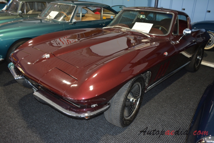 Chevrolet Corvette C2 Sting Ray 1963-1967 (1965 Chevrolet Corvette 327 Coupé 2d), lewy przód