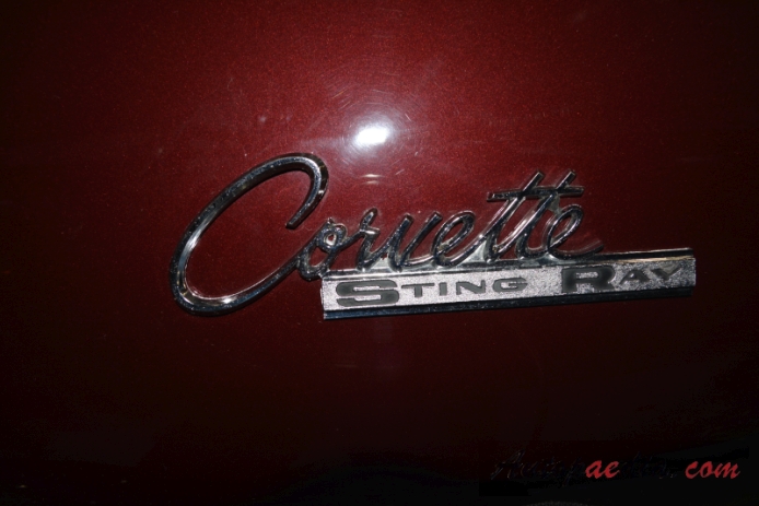 Chevrolet Corvette C2 Sting Ray 1963-1967 (1965 Chevrolet Corvette 327 Coupé 2d), emblemat tył 