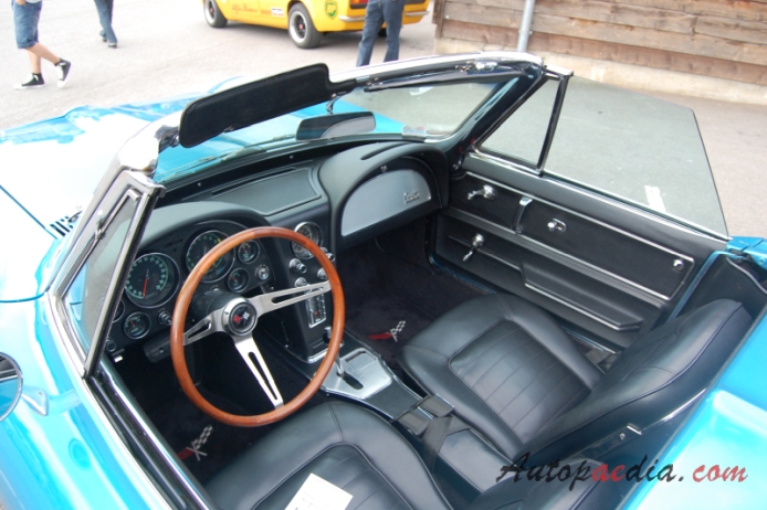 Chevrolet Corvette C2 Sting Ray 1963-1967 (1966 kabriolet 2d), wnętrze