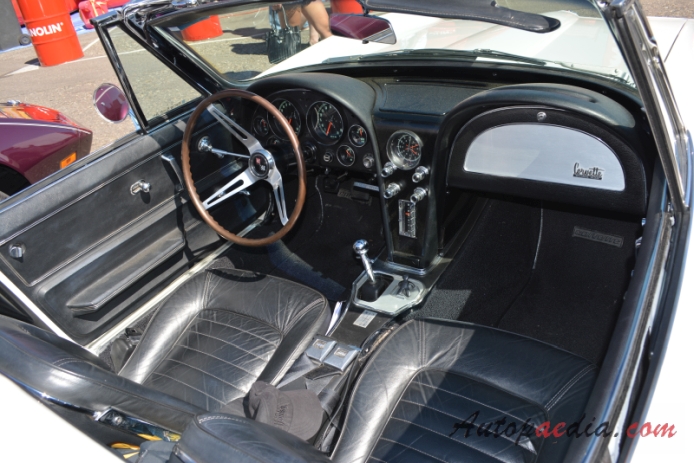 Chevrolet Corvette C2 Sting Ray 1963-1967 (1966 kabriolet 2d), wnętrze