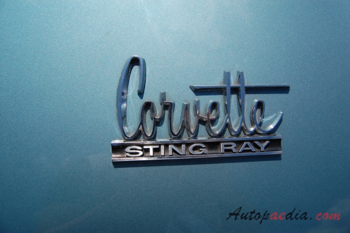 Chevrolet Corvette C2 Sting Ray 1963-1967 (1966 Coupé 2d), emblemat tył 