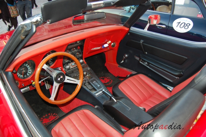 Chevrolet Corvette C3 1968-1982 (1969 Chevrolet Corvette Stingray kabriolet 2d), wnętrze