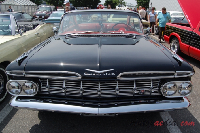 Chevrolet Impala 2. generacja 1959-1960 (1959 Chevrolet Impala Sport Coupé hardtop 2d), przód