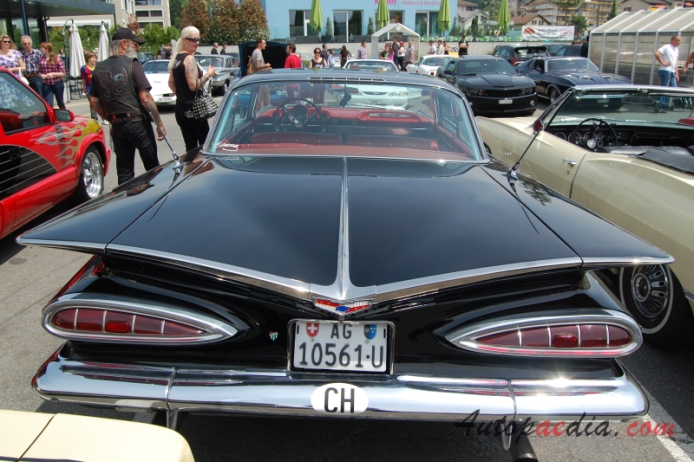 Chevrolet Impala 2. generacja 1959-1960 (1959 Chevrolet Impala Sport Coupé hardtop 2d), tył