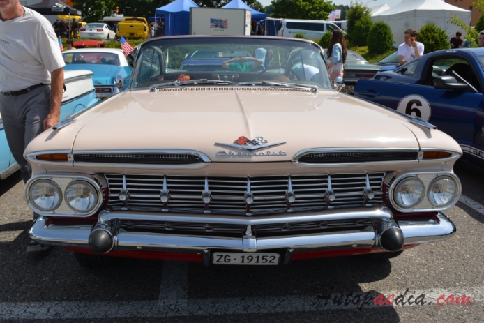 Chevrolet Impala 2. generacja 1959-1960 (1959 Chevrolet Impala Super Sport Sport Coupé hardtop 2d), przód