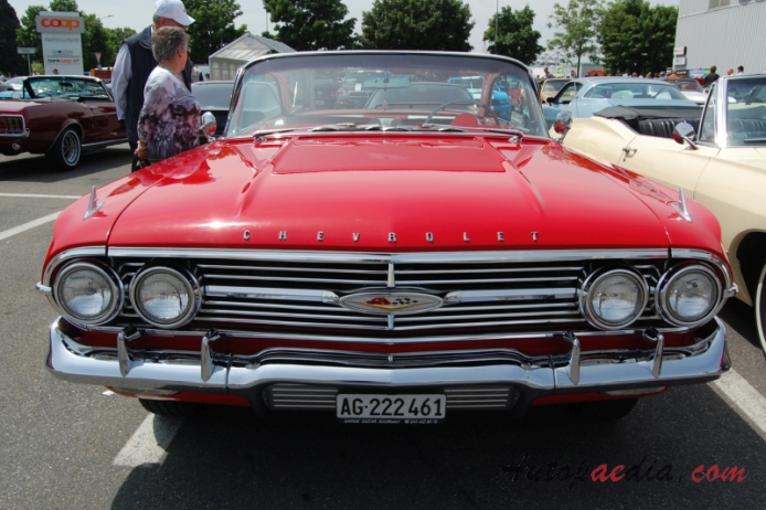 Chevrolet Impala 2. generacja 1959-1960 (1960 Sport Coupé hardtop 2d), przód