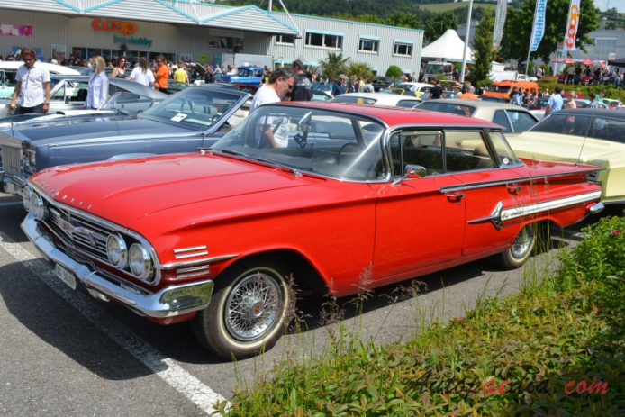 Chevrolet Impala 2nd generation 1959-1960 (1960 hardtop 4d), left front view