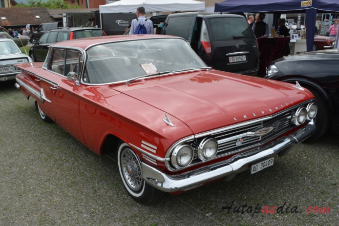 Chevrolet Impala 2nd generation 1959-1960 (1960 hardtop 4d), right front view