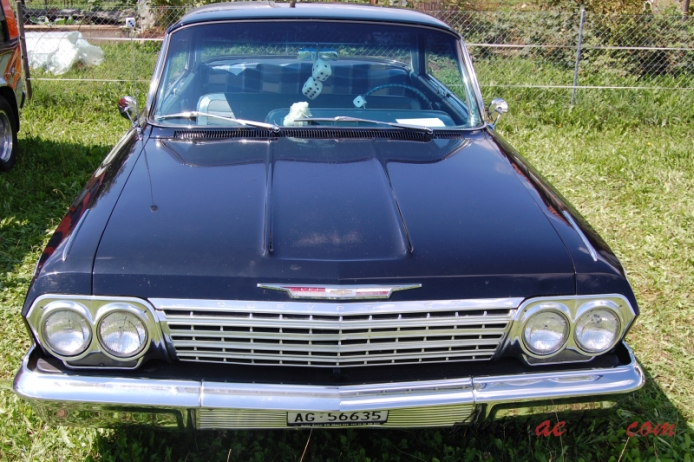 Chevrolet Impala 3rd generation 1961-1964 (1962 Chevrolet Impala 283 hardtop 4d), front view