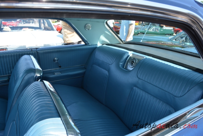 Chevrolet Impala 3. generacja 1961-1964 (1964 Chevrolet Impala SS 327 Super Sport Coupé hardtop 2d), wnętrze