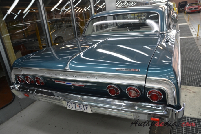 Chevrolet Impala 3. generacja 1961-1964 (1964 Chevrolet Impala SS 327 Super Sport Coupé hardtop 2d), tył