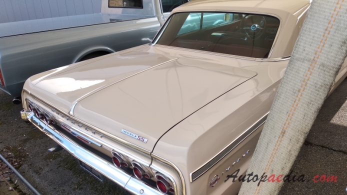 Chevrolet Impala 3. generacja 1961-1964 (1964 Chevrolet Impala SS 409 Super Sport Coupé hardtop 2d), tył