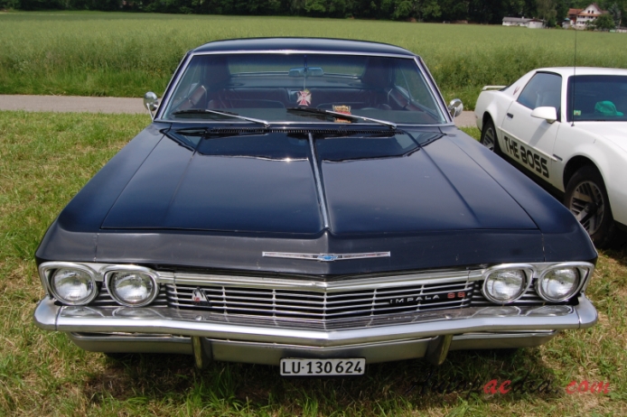 Chevrolet Impala 4. generacja 1965-1970 (1965 Chevrolet Impala SS 327 Super Sport Coupé hardtop 2d), przód