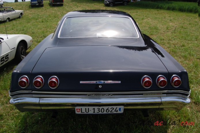 Chevrolet Impala 4. generacja 1965-1970 (1965 Chevrolet Impala SS 327 Super Sport Coupé hardtop 2d), tył