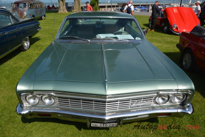 Chevrolet Impala 4. generacja 1965-1970 (1966 Chevrolet Impala hardtop 2d), przód