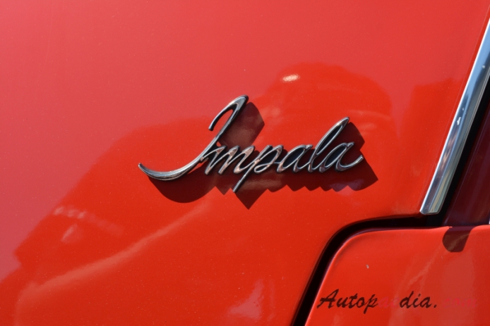 Chevrolet Impala 5. generacja 1971-1976 (1972 sedan 4d), emblemat bok 