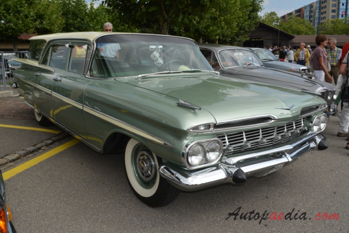 Chevrolet Parkwood 1959-1961 (1959 Station Wagon 5d), prawy przód