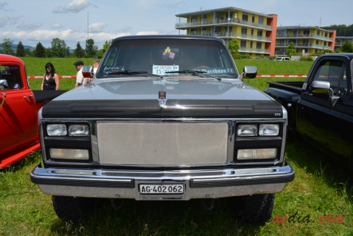 Chevrolet Suburban 7. generacja 1973-1991 (1989-1991 GMC Suburban SUV 5d), przód