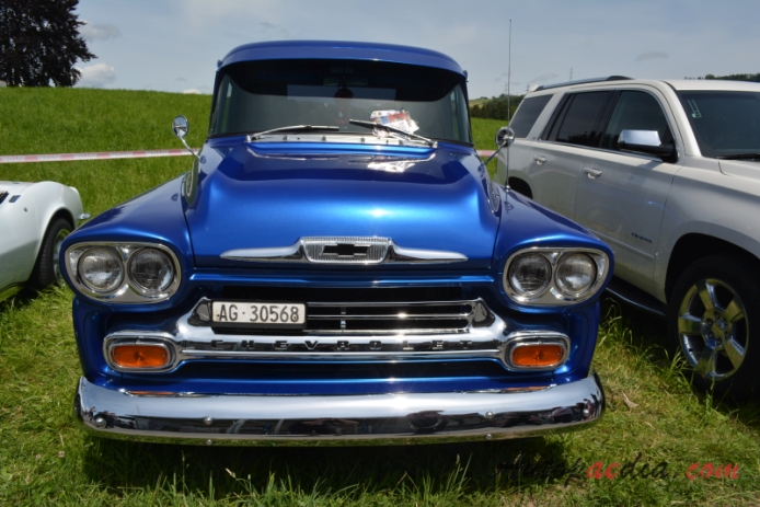 Chevrolet Task Force 1955-1959 (1958 Chevrolet Apache 31 Stepside pickup 2d), przód