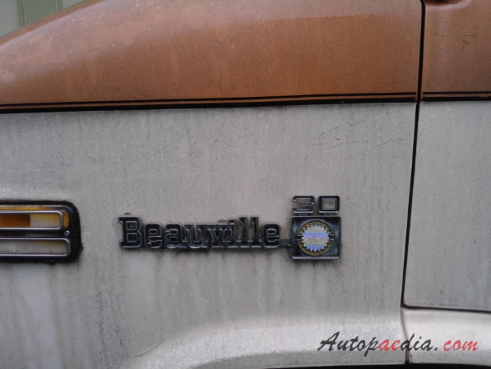 Chevrolet Van 3. generacja 1971-1996 (1980-1982 Chevrolet Beauville 30 van 4d), emblemat bok 