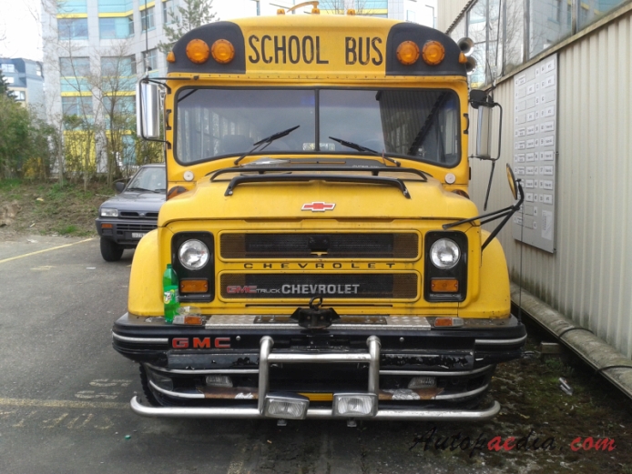 Chevrolet B-Series 1. generacja 1967-1983 (school autobus), przód