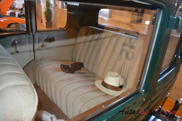 Chevrolet 1932 (Series BA Confederate limousine 4d), interior