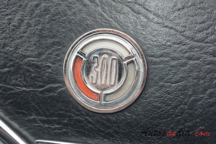 Chrysler 300 non-letter series 2. generacja 1965-1968 (1966 hardtop 2d), emblemat bok 