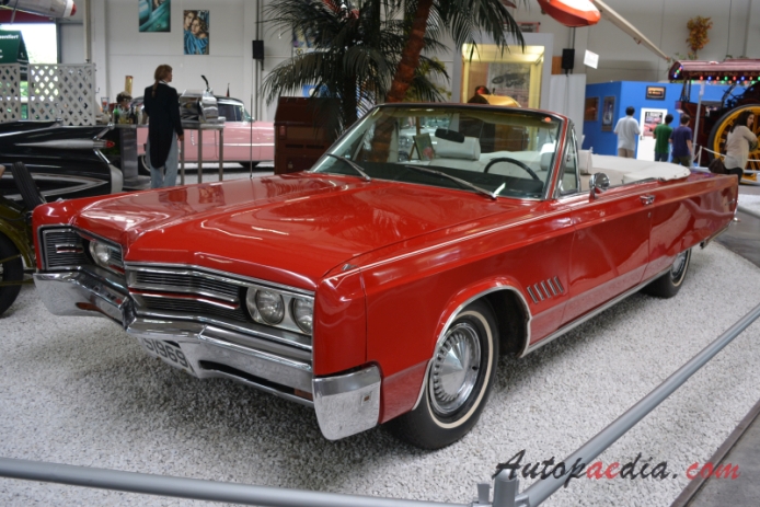 Chrysler 300 non-letter series 2nd generation 1965-1968 (1968 convertible 2d), left front view