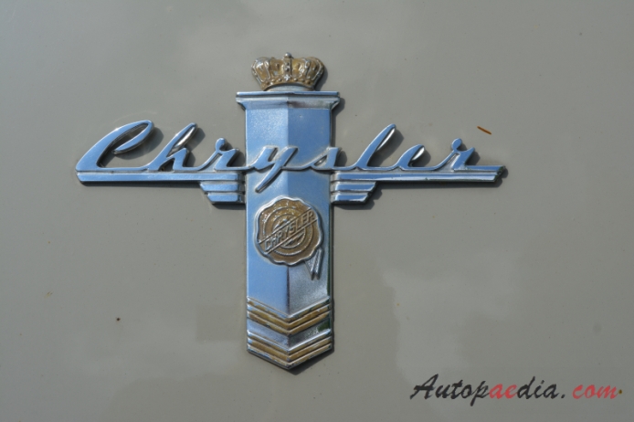 Chrysler New Yorker 1. generacja 1940-1942 (1940 Coupé 2d), emblemat tył 