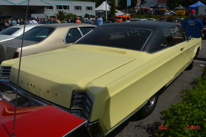 Chrysler Newport 4th generation 1965-1968 (1967 hardtop 2d), right rear view
