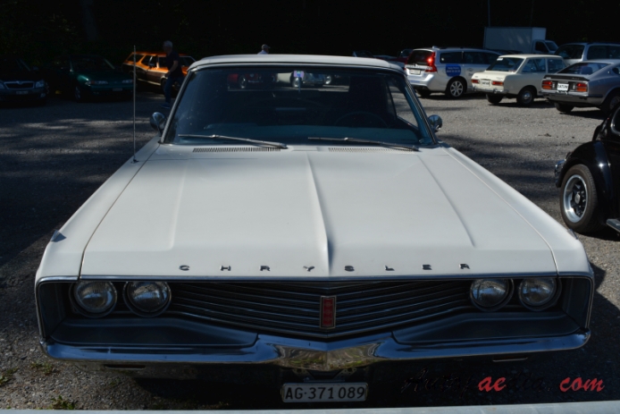 Chrysler Newport 4. generacja 1965-1968 (1968 convertible 2d), przód