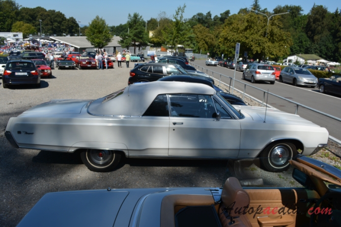 Chrysler Newport 4th generation 1965-1968 (1968 convertible 2d), right side view